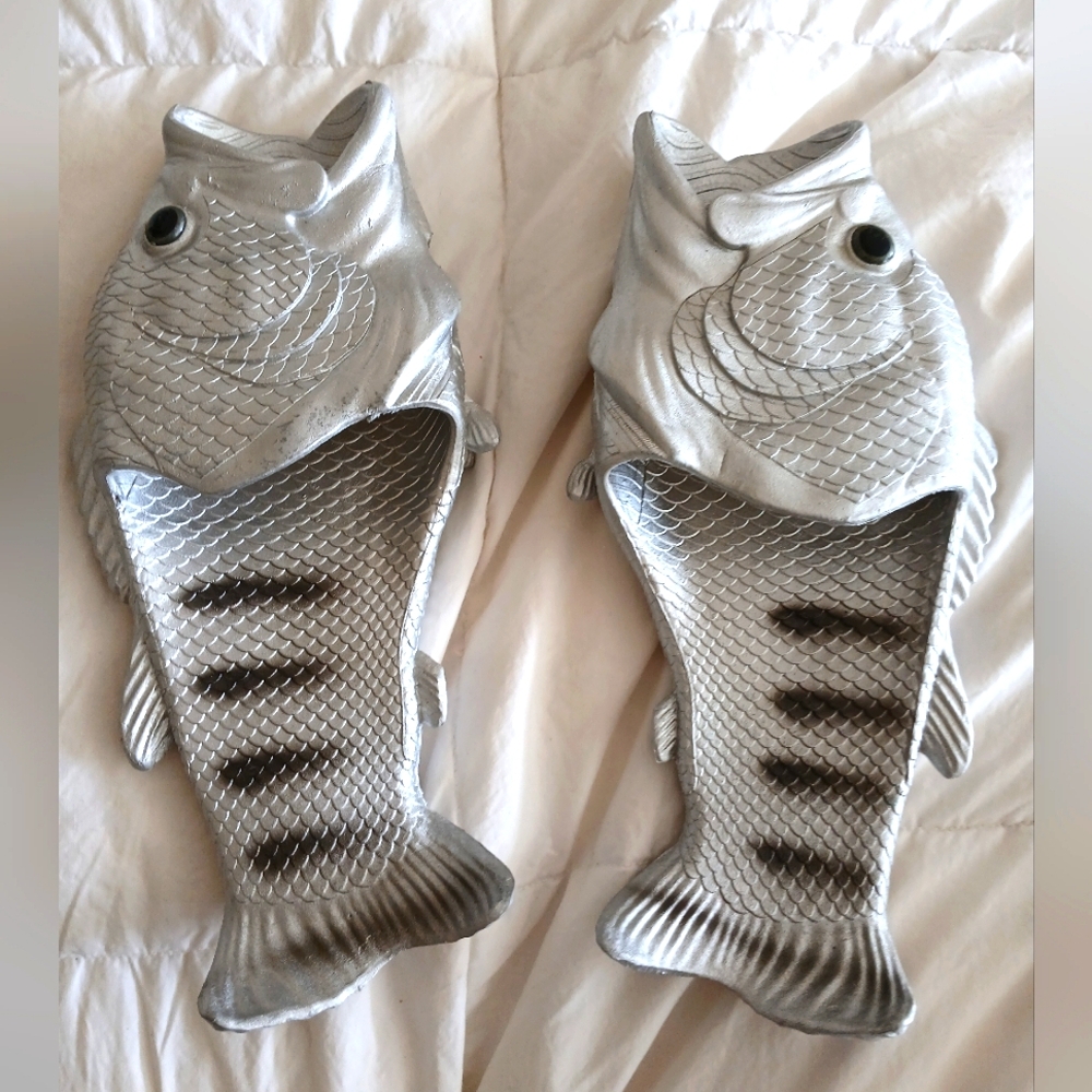 New. Silver Fish-Scale Women's Open Toe Pvc Slide
